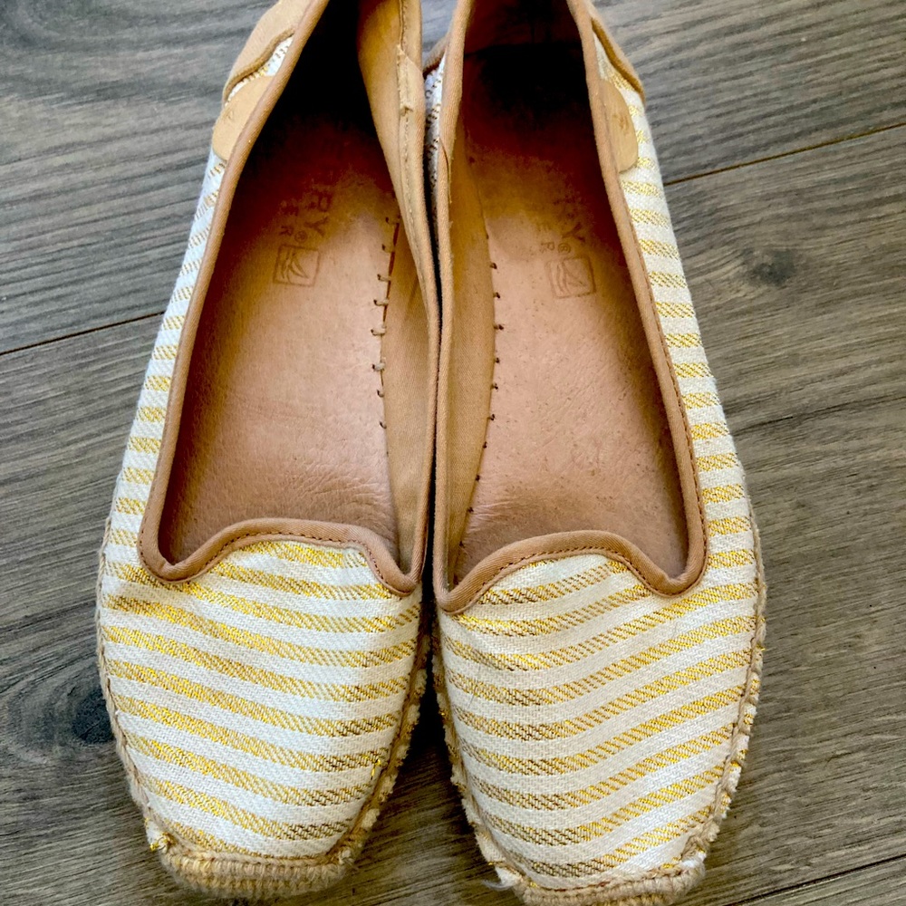 Women’s size 5 Sperry Topsider Espadrilles gold and white striped